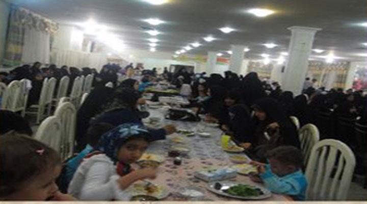 مراسم افطاری ماه مبارک رمضان با حضور قرآن آموزان 