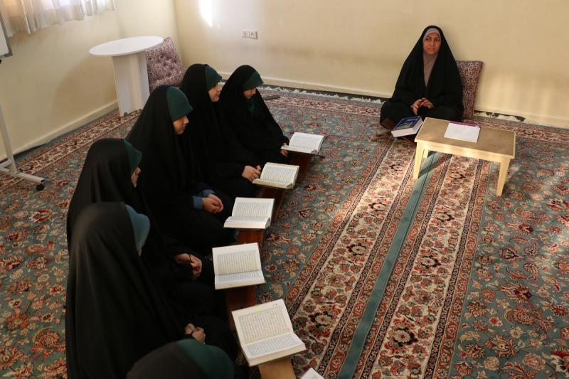 مجاهدت دختران "نرجس" برای حفظ قرآن در 14 ماه
